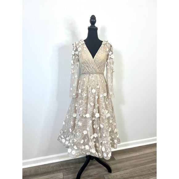 Mac Duggal Beaded Lace Dress in Beige Blush Floral Size 2 Party Cocktail Wedding - Picture 1 of 7